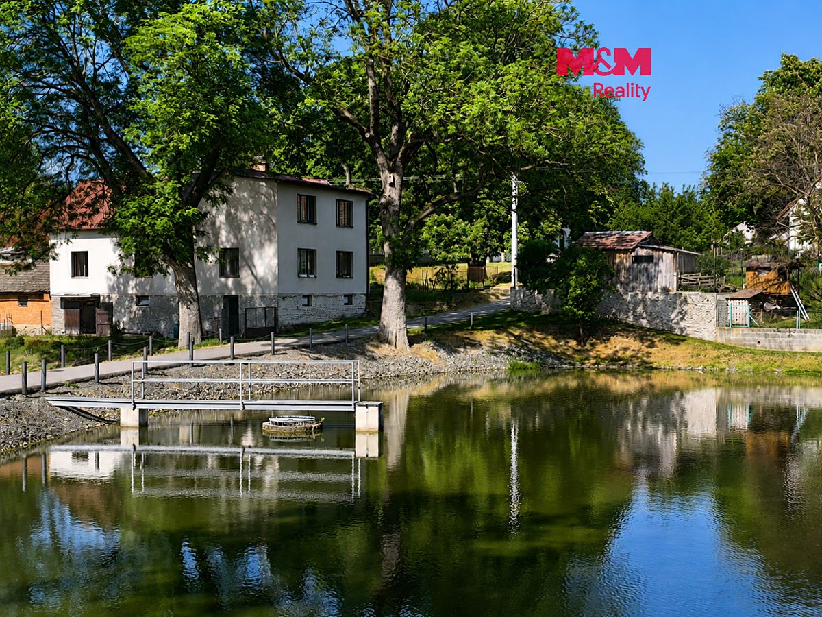 Prodej rodinného domu 224 m², pozemek 1055 m²
